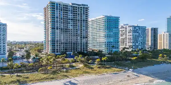 9999 Collins Ave