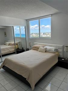6969 Collins Ave