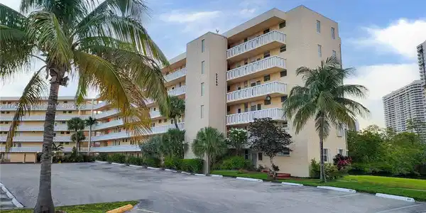 2980 Point East Dr
