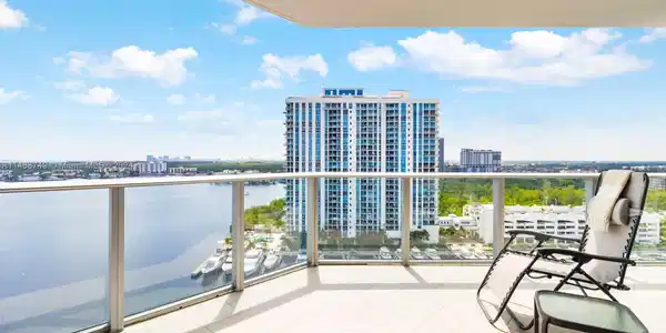 17301 Biscayne Blvd