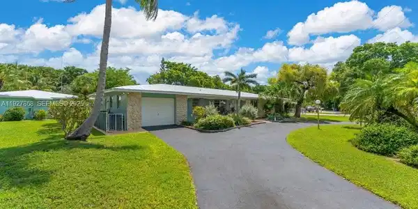 920 La Paloma Rd
