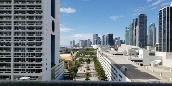 1750 N Bayshore Dr