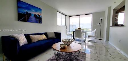 2457 Collins Ave