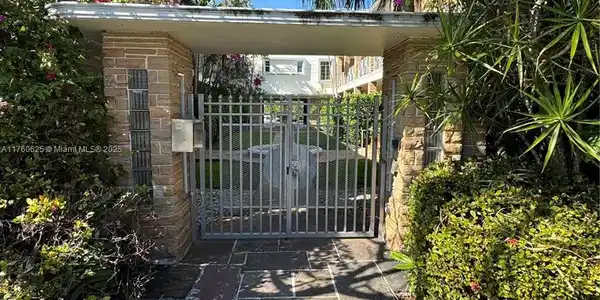 2131 Calais Dr