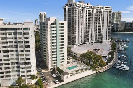 5 Island Ave