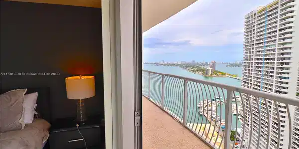 1750 N Bayshore Dr