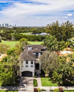 2932 Prairie Ave