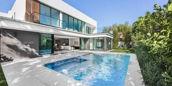 30 Samana Dr