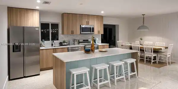 Image 3: Completely Remolded Kitchen
