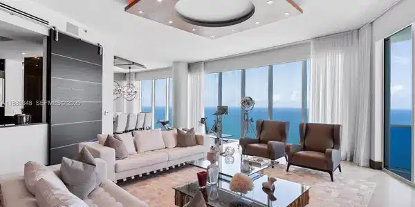 2711 S Ocean Dr