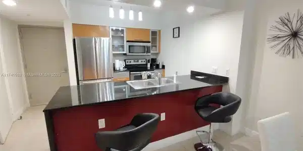 1750 N Bayshore Dr