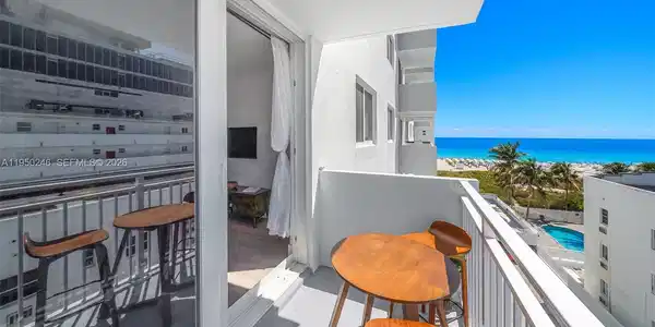 345 Ocean Dr