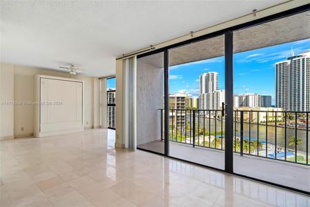 400 Leslie Dr