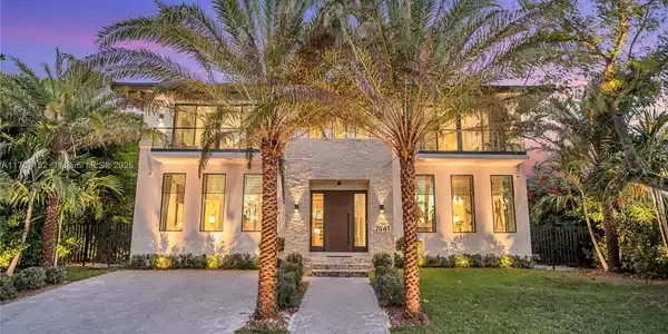 7441 Coquina Dr
