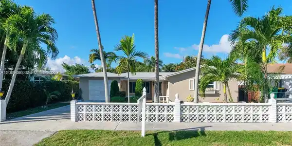 617 NE 2nd Pl