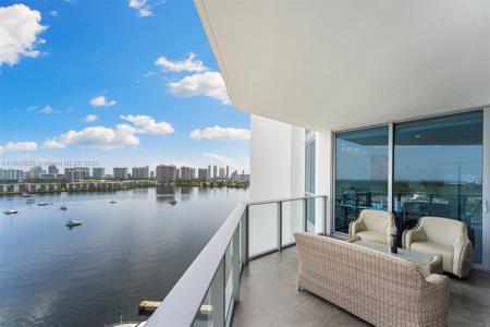 17111 Biscayne Blvd