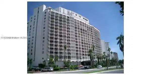 5401 Collins Ave