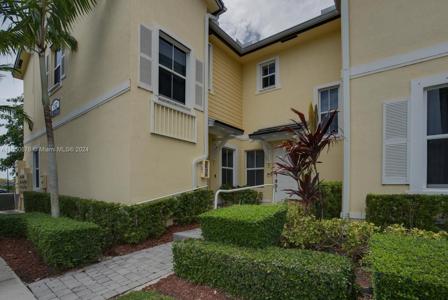 132 SE 28th Pl