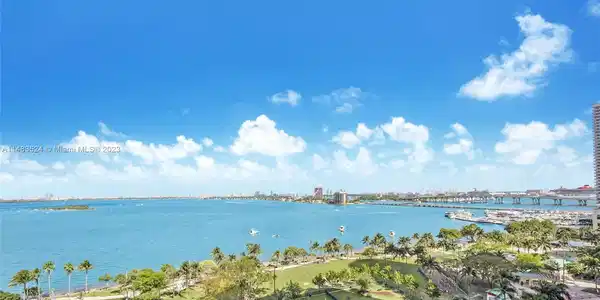 1900 N Bayshore Dr