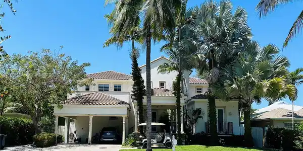 335 W Enid Dr