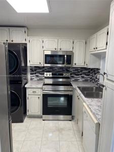 233 NE 14th Ave