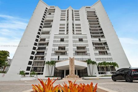 300 Three Islands Blvd