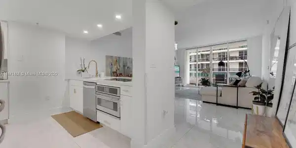 1800 N Bayshore Dr