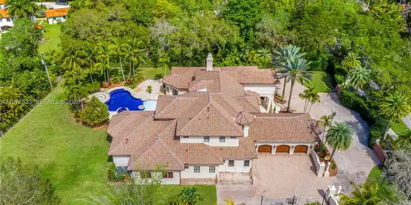Image 4: A true estate set on more than 45,000 SF of beautifully landscaped grounds.