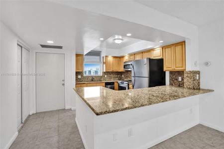 3100 NE 49th St
