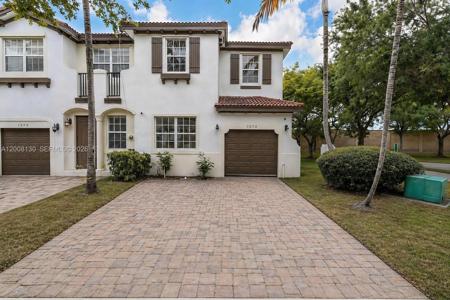 1072 NE 30th Ave