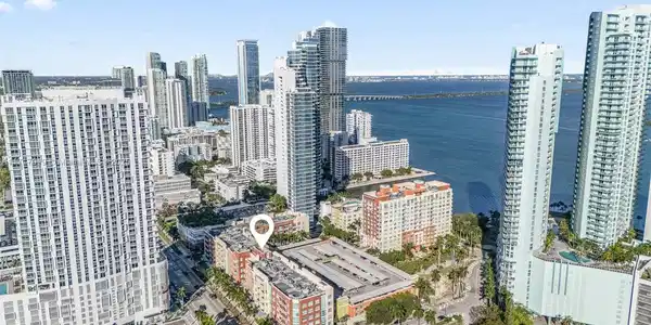 2001 Biscayne Blvd