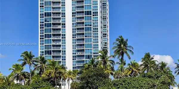 2655 Collins Ave