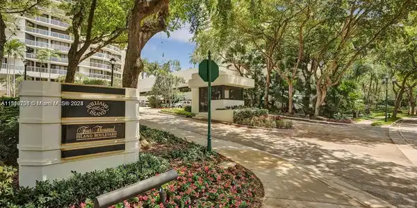4000 Island Blvd