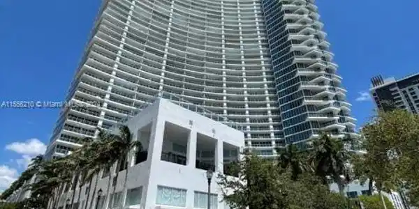 2020 N Bayshore Dr