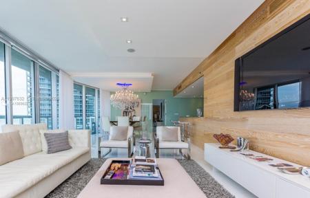 465 Brickell Ave