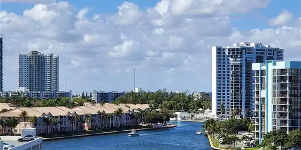 Image 2: INTRACOASTAL AND CITY LIGHTS VIEW