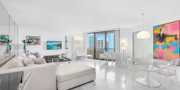 2800 N Ocean Dr