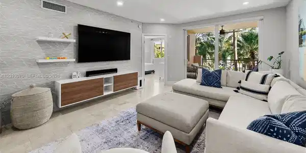 100 Meridian Ave