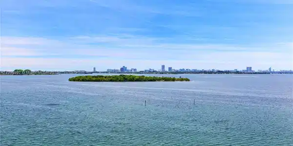 1800 NE 114th St