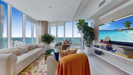 2020 N Bayshore Dr