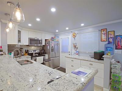 420 NE 12th Ave