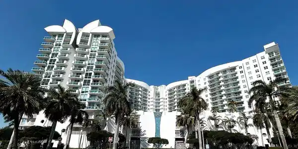 7910 Harbor Island Dr