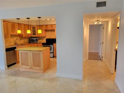 400 Leslie Dr