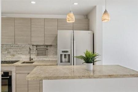 2420 SE 17th Cswy