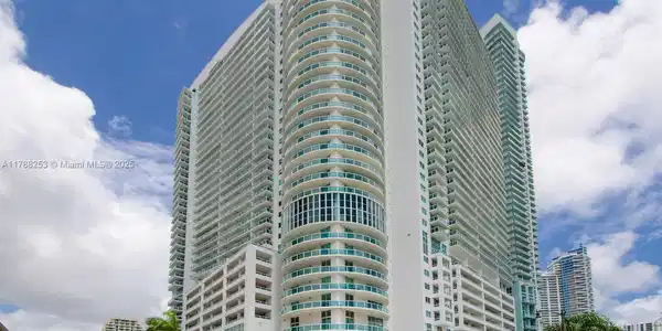 1800 N Bayshore Dr
