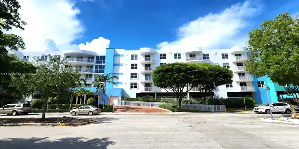 1555 N Treasure Dr Unit 212