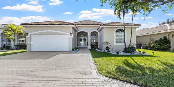 695 SE 30th Dr