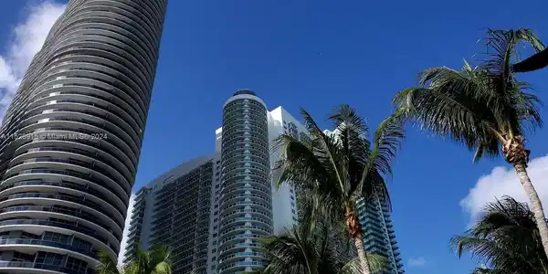 1750 N Bayshore Dr