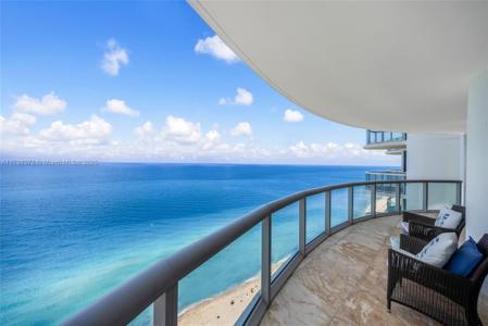 6365 Collins Ave