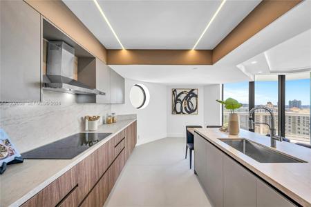 20185 E Country Club Dr
